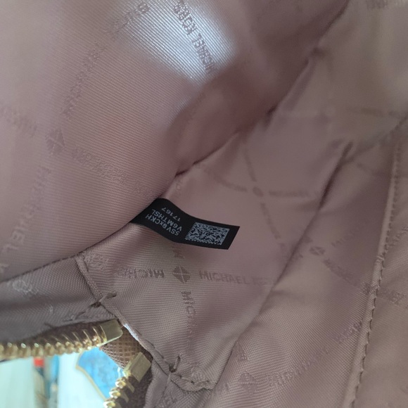 Sale‼️Beautiful MK 🍁 set  crossbody & wallet - Picture 4 of 5